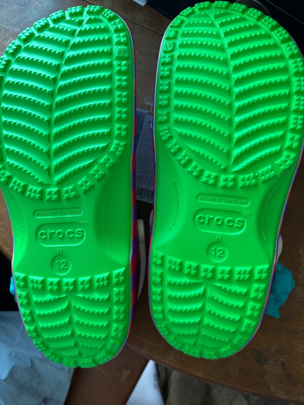 CROCS The Simpsons edition size 12 M Clogs - Picture 4 of 11